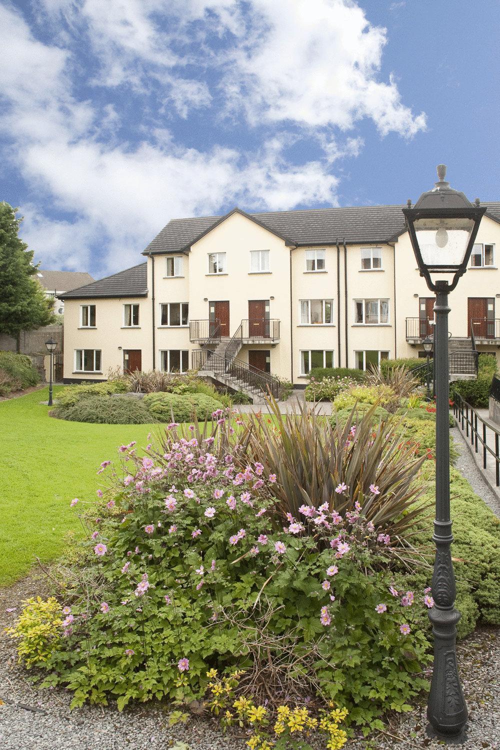 Menlo Park Apartments Galway Exterior photo